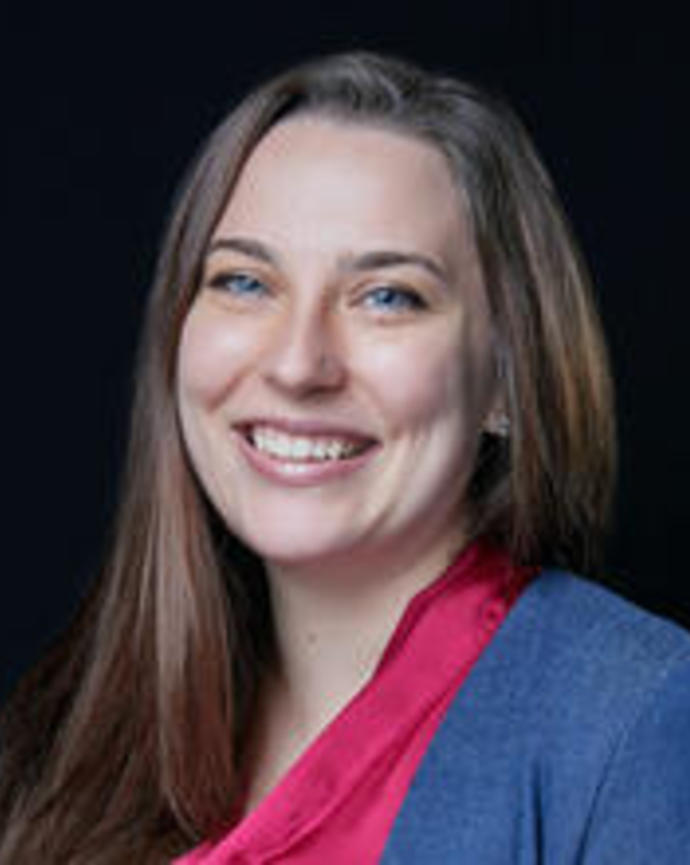 Rebecca Marshall Headshot